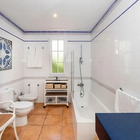 Villa Bini Vent - Elegant Large Near The Beach, Amazing Sea Views Binibeca