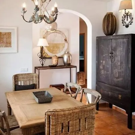 Villa Bini Vent - Elegant Large Near The Beach, Amazing Sea Views